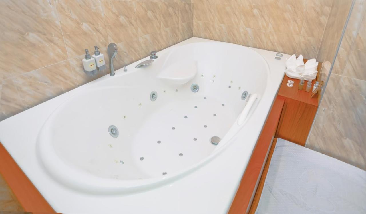 מנדלאי Sunset Palace View Suites מראה חיצוני תמונה
