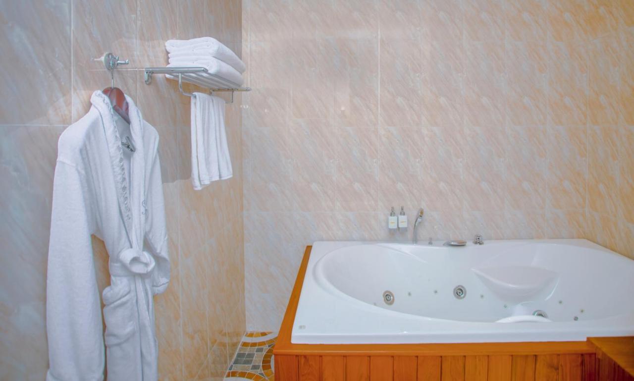 מנדלאי Sunset Palace View Suites מראה חיצוני תמונה